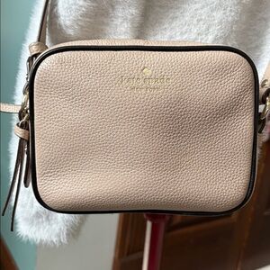 Kate Spade  Mulberry Street Piper  leather Beige/BK edge  camera Crossbody Bag